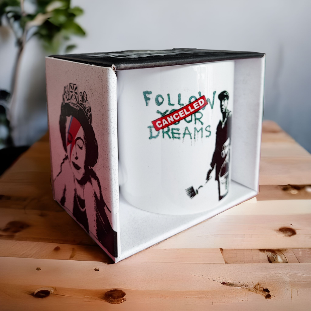 Banksy Ceramic Mug 325ml - Follow Your Dreams - Krus fra Banksy's Grafitti hos The Prince Webshop