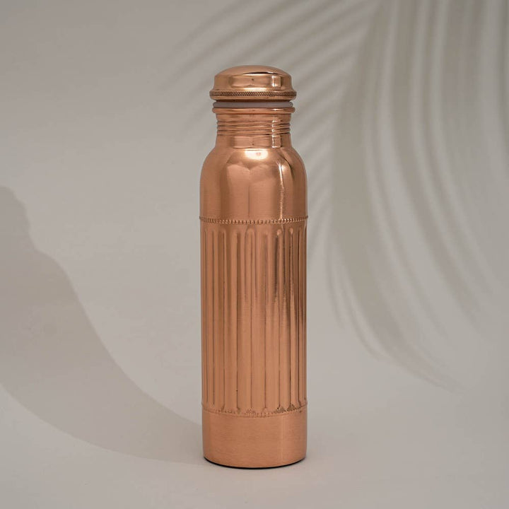 Pure copper Water bottle Dot Lining ± 950 ml (heavy) - Gift Idea from Ayurveda Specialist B.V. at The Prince Webshop