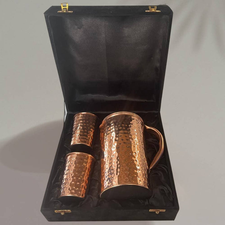 Pure copper set of pitcher hammered ± 1.5 liters with 2 mugs - Bartender Gear from Ayurveda Specialist B.V. at The Prince Webshop