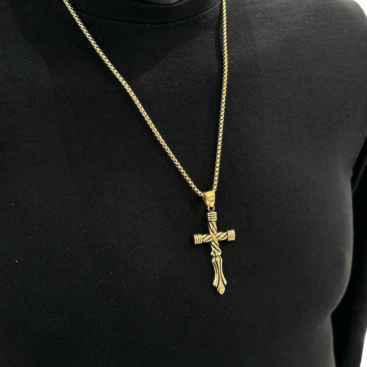 Vikinge Kors vedhæng i rustfrit stål med kæde - guld eller sølv - Halskæde fra BYREN | ÉLINE L'ATELIER hos The Prince Webshop
