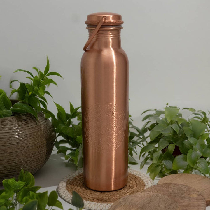 Ren kobber vandflaske flower of life med håndtag ± 950 ml - Drikke Flaske fra Ayurveda Specialist B.V. hos The Prince Webshop