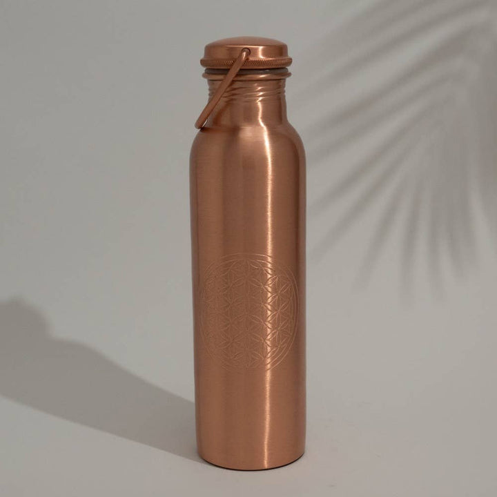 Ren kobber vandflaske flower of life med håndtag ± 950 ml - Drikke Flaske fra Ayurveda Specialist B.V. hos The Prince Webshop