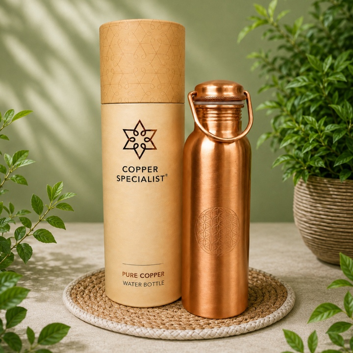 Ren kobbervandsflaske Livets blomst med håndtag – 750 ml -  fra Ayurveda Specialist B.V. hos The Prince Webshop
