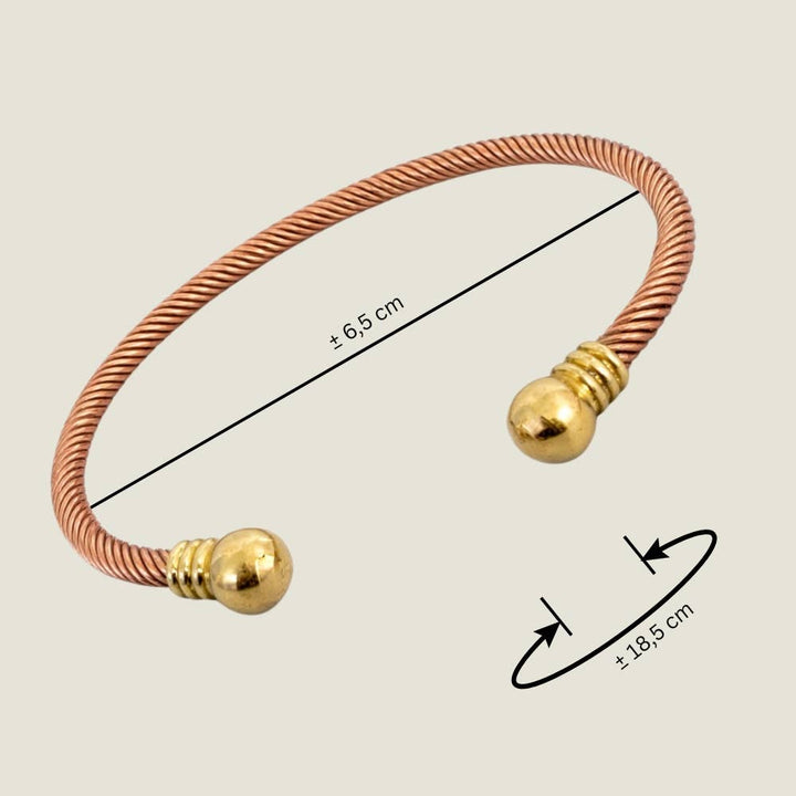 Kobber- og messingflettet klemarmbånd med endekugler - Armbånd fra Ayurveda Specialist B.V. hos The Prince Webshop