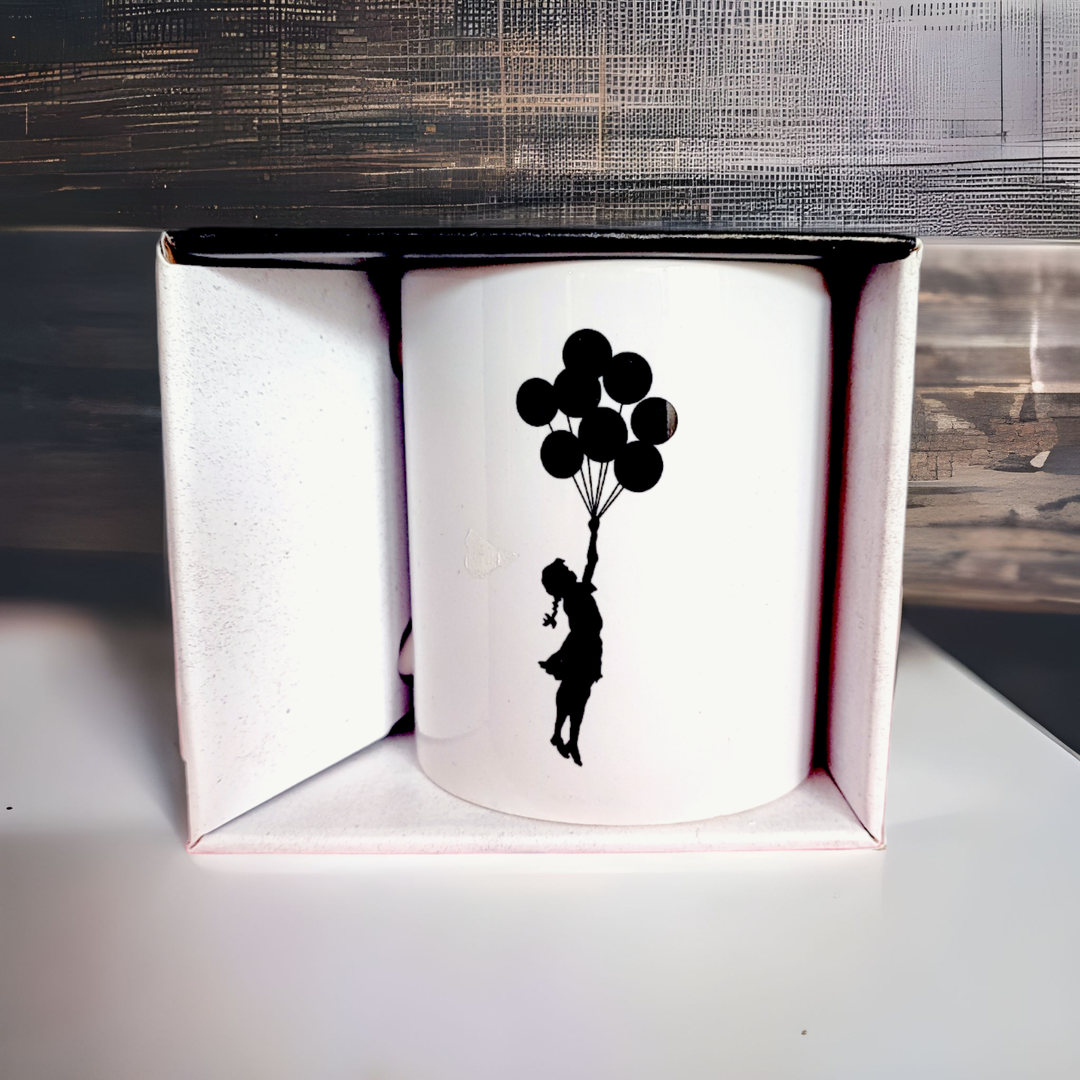 Banksy Ceramic Mug 325ml - Flying Balloons Girl - Krus fra Banksy's Grafitti hos The Prince Webshop