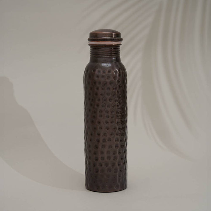 Pure copper water bottle hammered antique - 950 ml (heavy) - Gift Idea from Ayurveda Specialist B.V. at The Prince Webshop