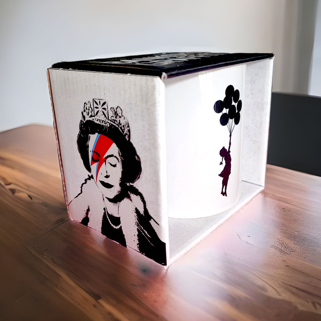 Banksy Ceramic Mug 325ml - Flying Balloons Girl - Krus fra Banksy's Grafitti hos The Prince Webshop