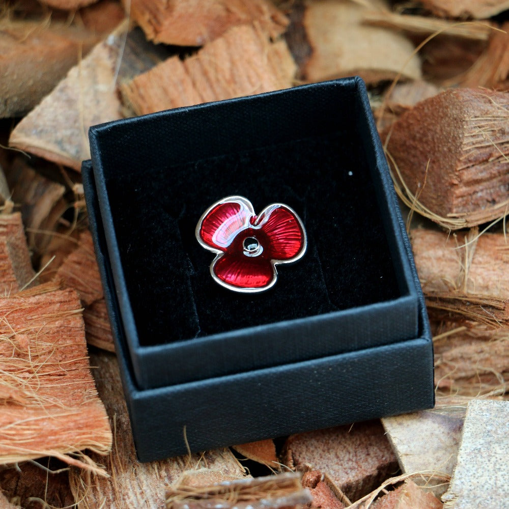 David Aster - Poppy Lapel Pin Badge - Reversnål fra David Aster Collection hos The Prince Webshop