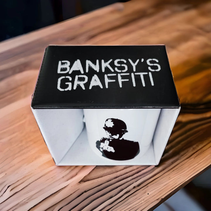 Banksy Ceramic Mug 325ml - Rude Copper - Krus fra Banksy's Grafitti hos The Prince Webshop