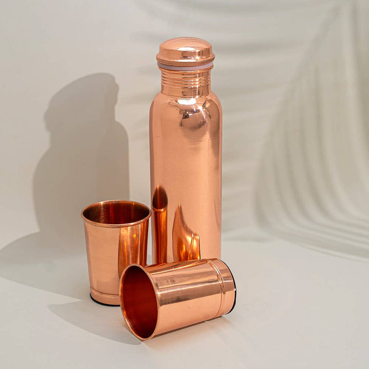 Pure Copper Set: Bottle (1 l) + 2 Glasses (300 ml) Smooth - Bartender Gear from Ayurveda Specialist B.V. at The Prince Webshop