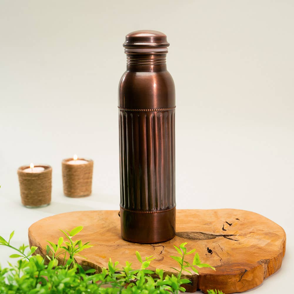 Pure Copper Water Bottle Dot Lining Antique - 1 liter - Gift Idea from Ayurveda Specialist B.V. at The Prince Webshop