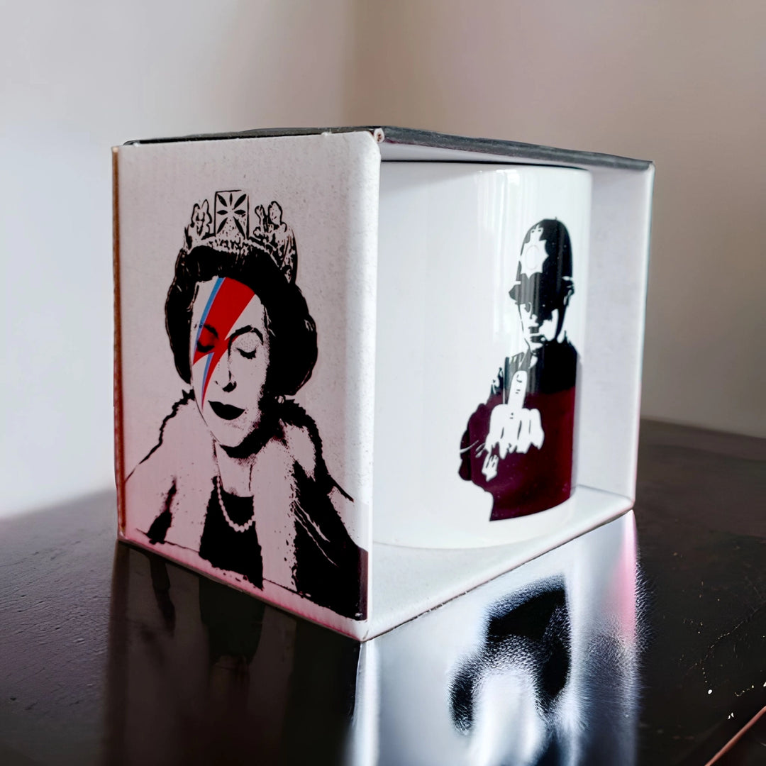 Banksy Ceramic Mug 325ml - Rude Copper - Krus fra Banksy's Grafitti hos The Prince Webshop